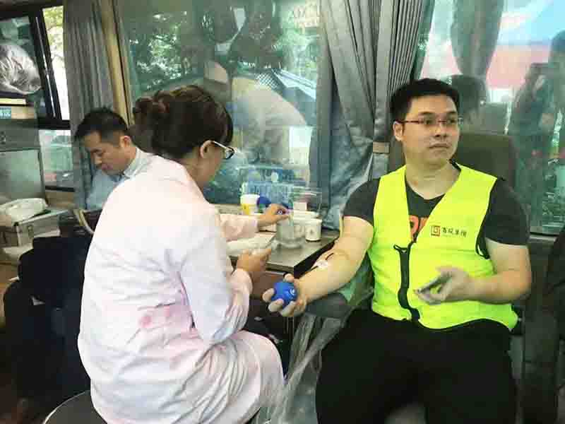 百投集團團委組織青年參加全市學雷鋒精神志愿者行動